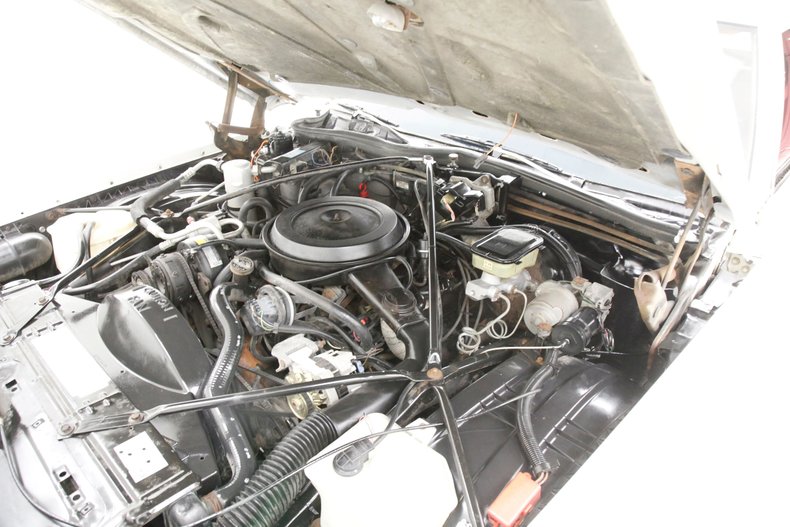 Cadillac-Fleetwood-1989-White-Red-19