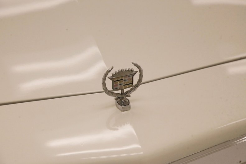 Cadillac-Fleetwood-1989-White-Red-2