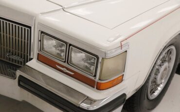 Cadillac-Fleetwood-1989-White-Red-20