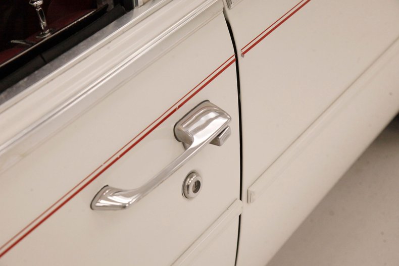 Cadillac-Fleetwood-1989-White-Red-23