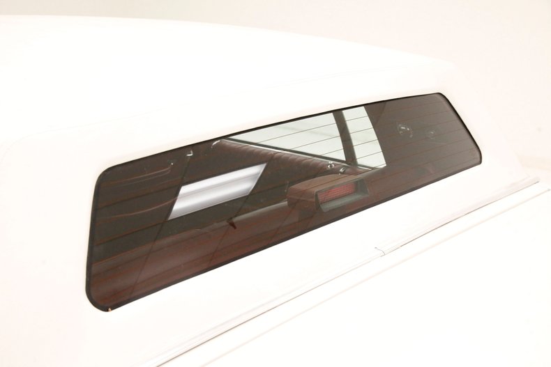 Cadillac-Fleetwood-1989-White-Red-24