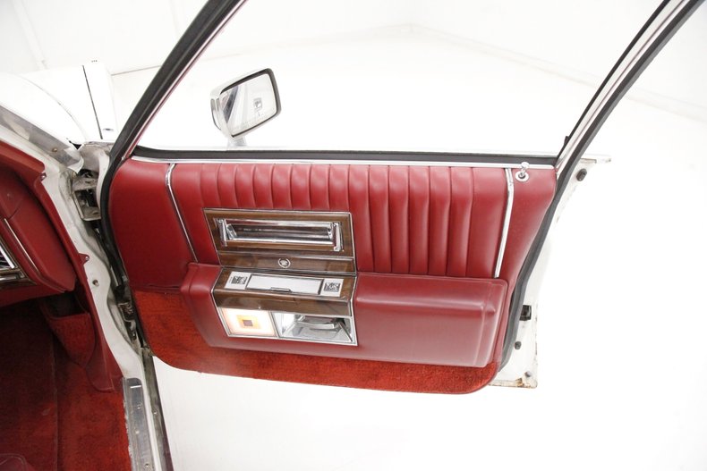 Cadillac-Fleetwood-1989-White-Red-27