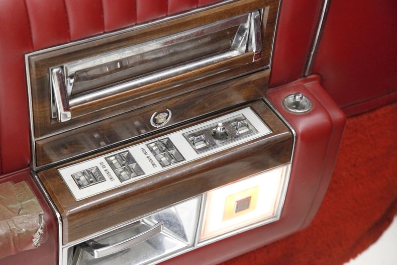 Cadillac-Fleetwood-1989-White-Red-28