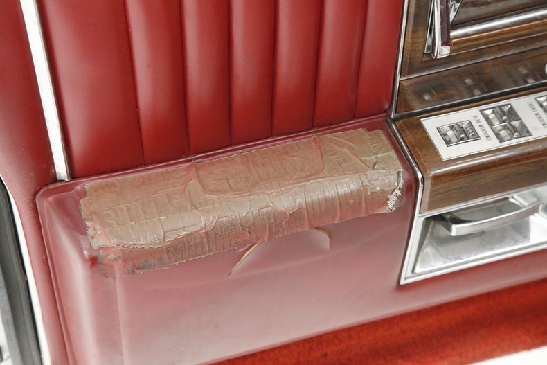 Cadillac-Fleetwood-1989-White-Red-29