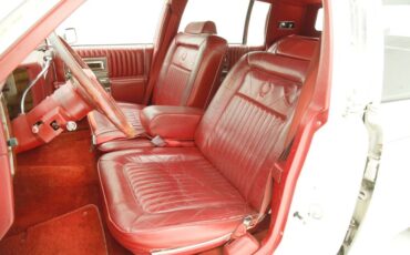 Cadillac-Fleetwood-1989-White-Red-30