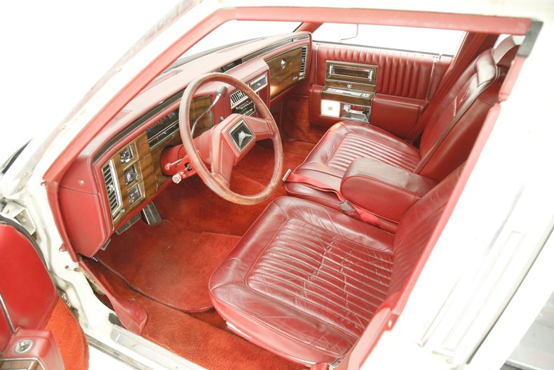 Cadillac-Fleetwood-1989-White-Red-31
