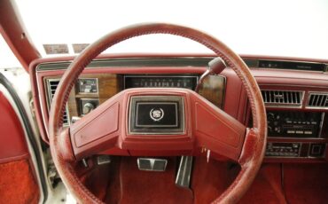 Cadillac-Fleetwood-1989-White-Red-32