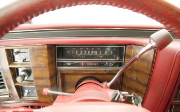 Cadillac-Fleetwood-1989-White-Red-33