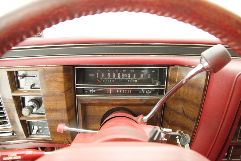 Cadillac-Fleetwood-1989-White-Red-33