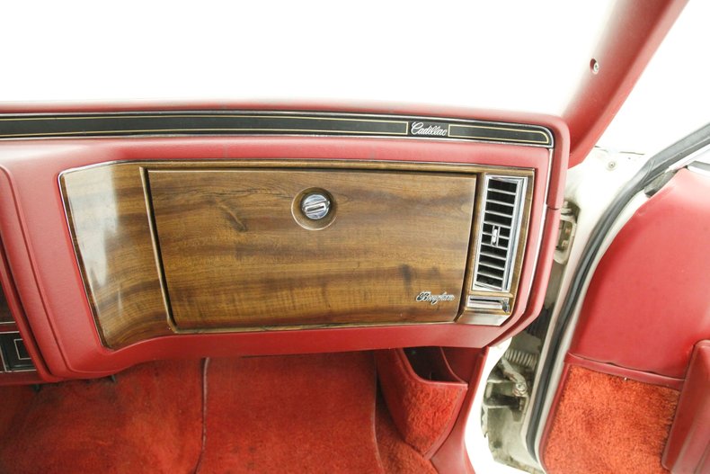 Cadillac-Fleetwood-1989-White-Red-35