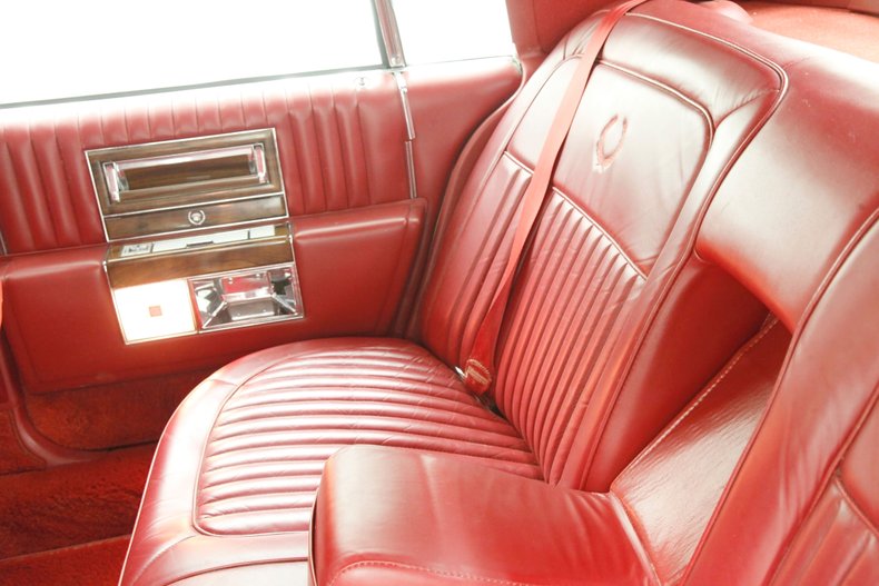 Cadillac-Fleetwood-1989-White-Red-38