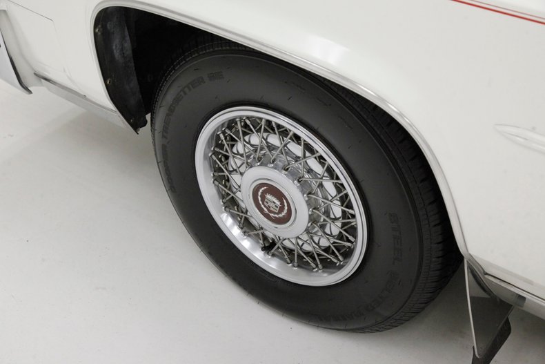 Cadillac-Fleetwood-1989-White-Red-39