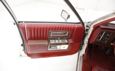 Cadillac-Fleetwood-1989-White-Red-4