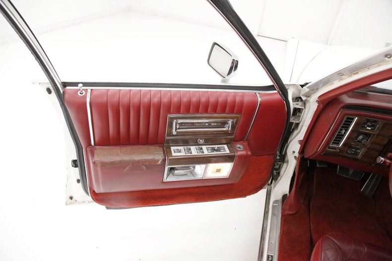 Cadillac-Fleetwood-1989-White-Red-4