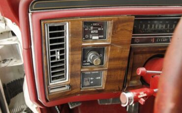 Cadillac-Fleetwood-1989-White-Red-41