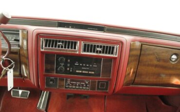 Cadillac-Fleetwood-1989-White-Red-5