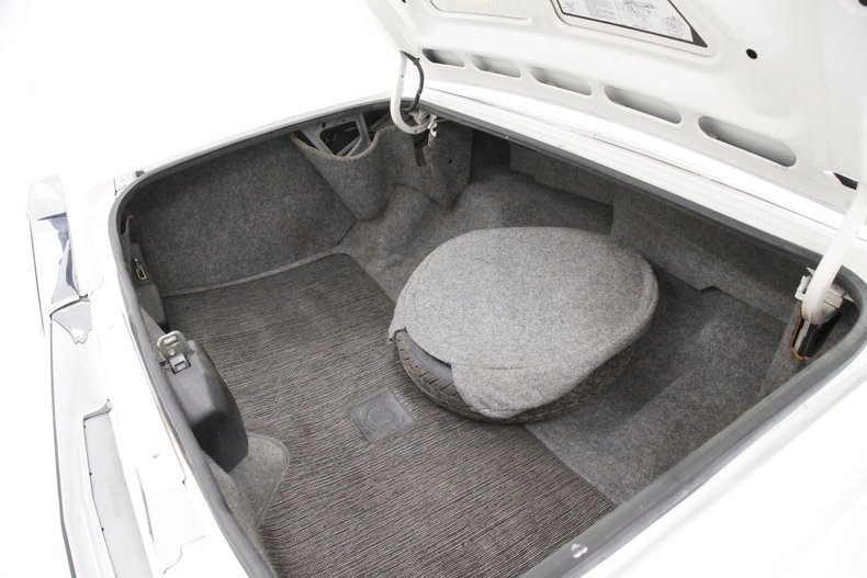 Cadillac-Fleetwood-1989-White-Red-7