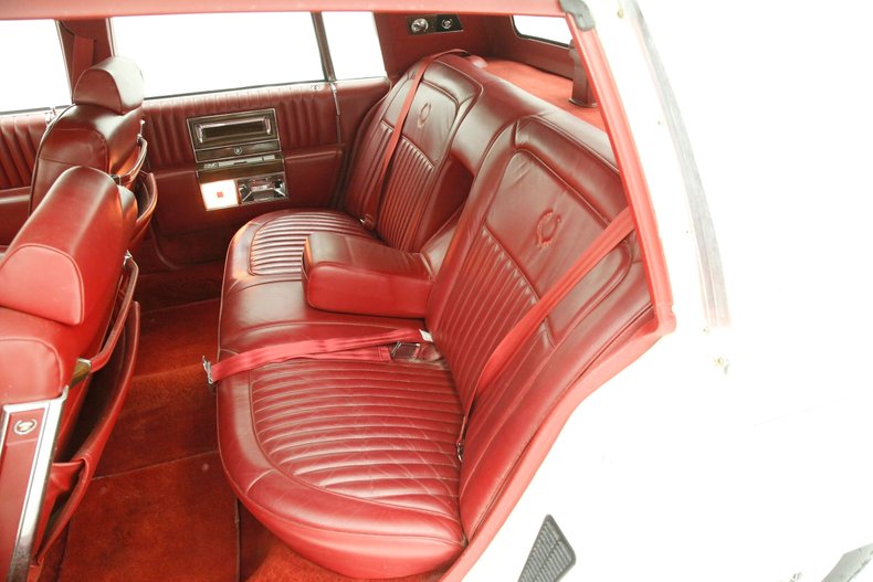 Cadillac-Fleetwood-1989-White-Red-8