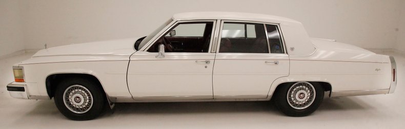 Cadillac-Fleetwood-1989-White-Red