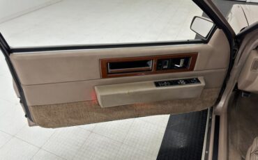 Cadillac-Fleetwood-1990-Antelope-Firemist-Antelope-25