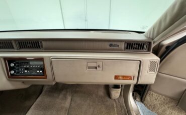 Cadillac-Fleetwood-1990-Antelope-Firemist-Antelope-41