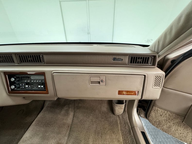 Cadillac-Fleetwood-1990-Antelope-Firemist-Antelope-41