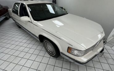 Cadillac-Fleetwood-1995-White-Dark-Blue-1