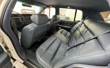 Cadillac-Fleetwood-1995-White-Dark-Blue-10