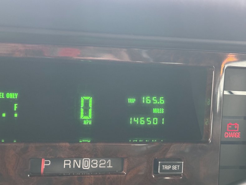 Cadillac-Fleetwood-1995-White-Dark-Blue-13