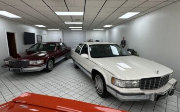 Cadillac-Fleetwood-1995-White-Dark-Blue-14