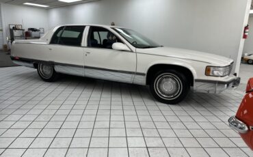 Cadillac-Fleetwood-1995-White-Dark-Blue