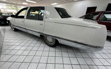 Cadillac-Fleetwood-1995-White-Dark-Blue-4