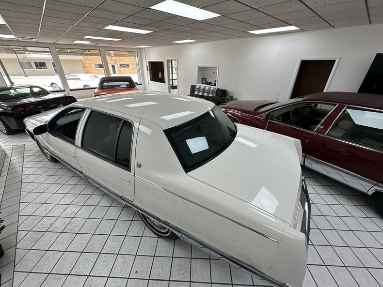 Cadillac-Fleetwood-1995-White-Dark-Blue-5