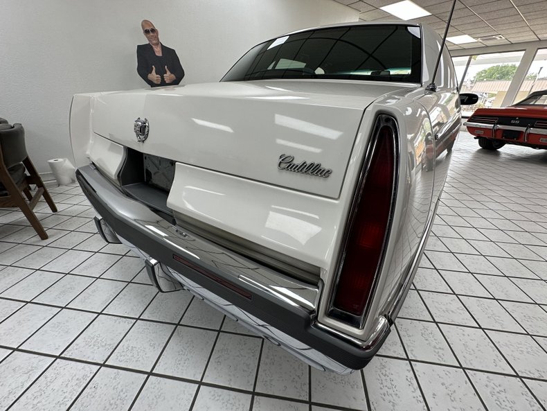 Cadillac-Fleetwood-1995-White-Dark-Blue-6