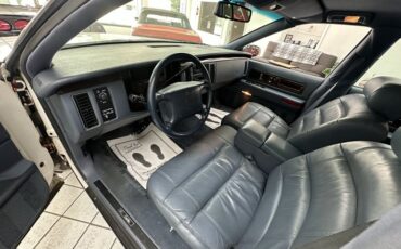 Cadillac-Fleetwood-1995-White-Dark-Blue-8