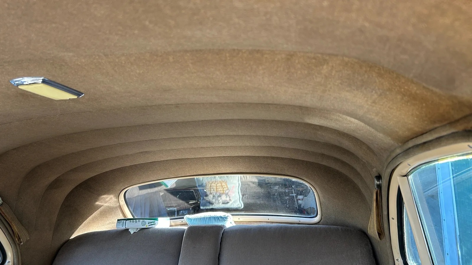 Cadillac-Lasalle-1940-Black-Tan-11