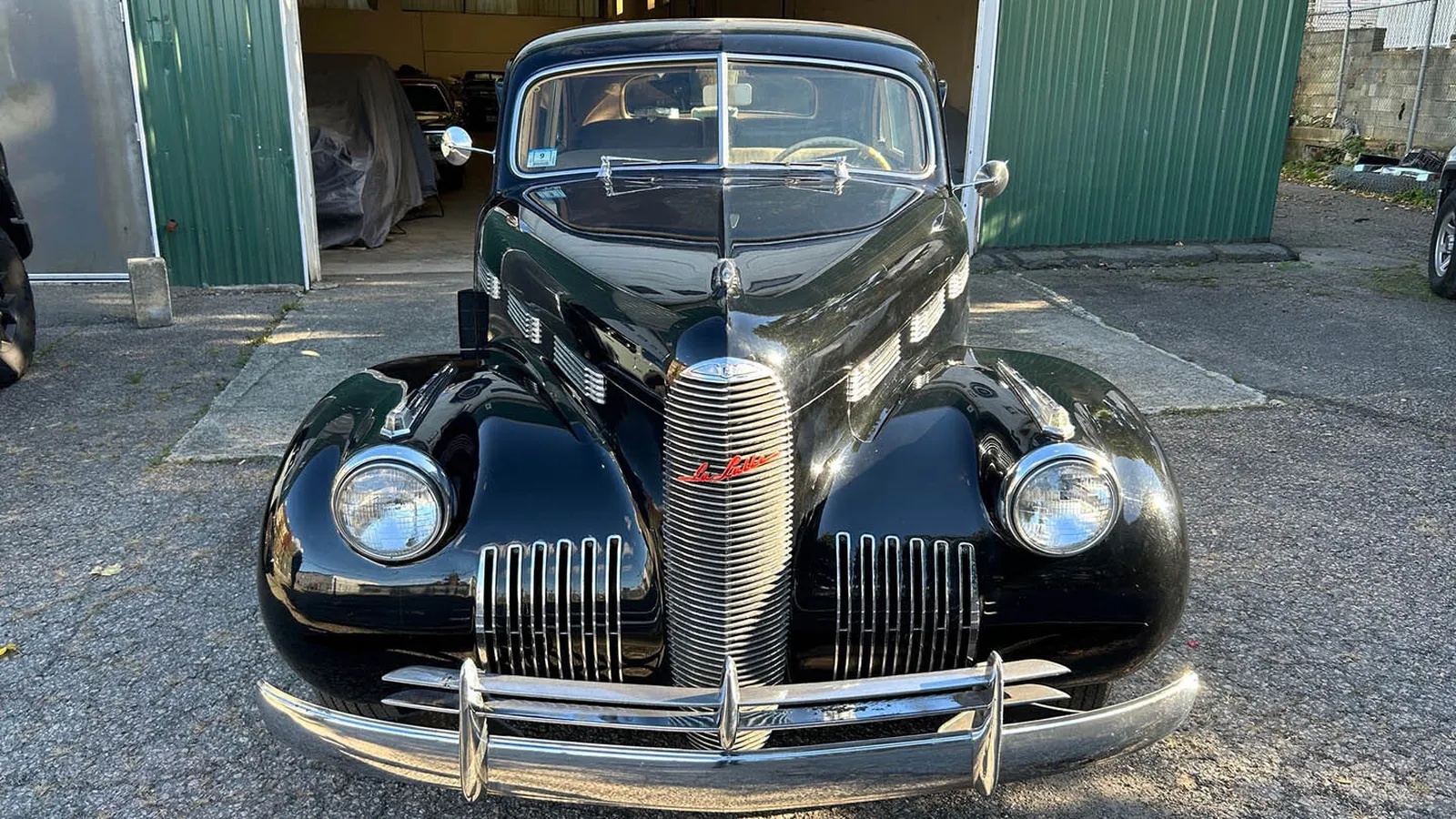 Cadillac-Lasalle-1940-Black-Tan-2
