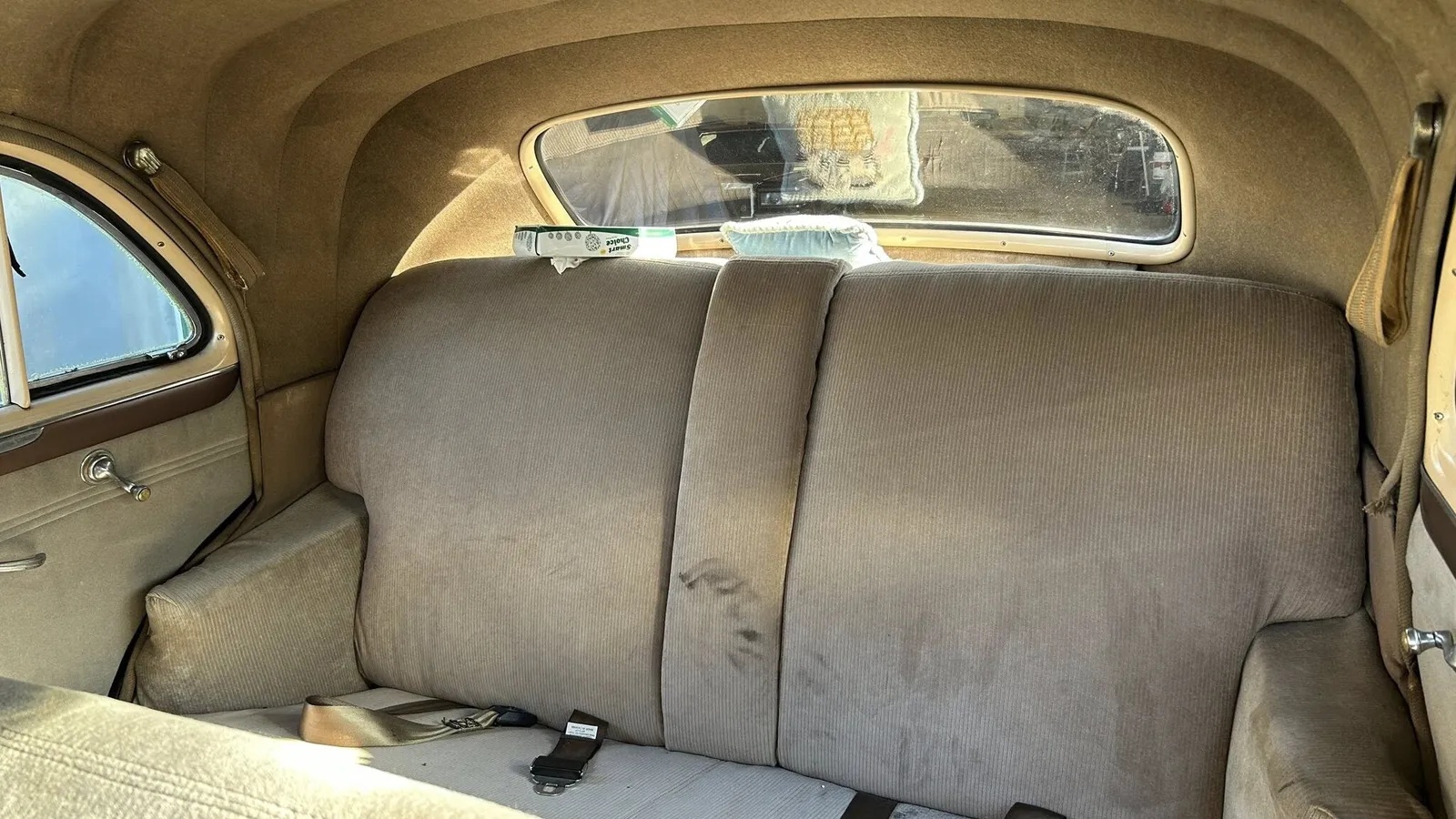 Cadillac-Lasalle-1940-Black-Tan-4