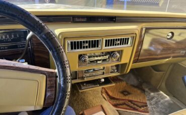 Cadillac-Sedan-deville-1977-Gold-Gold-1