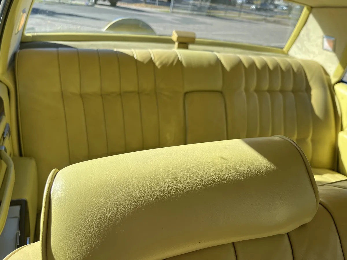 Cadillac-Sedan-deville-1977-Gold-Gold-6