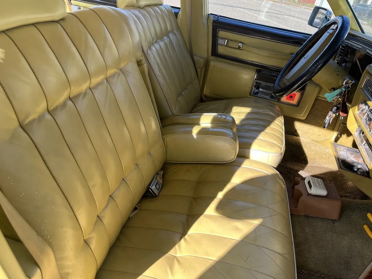Cadillac-Sedan-deville-1977-Gold-Gold-7