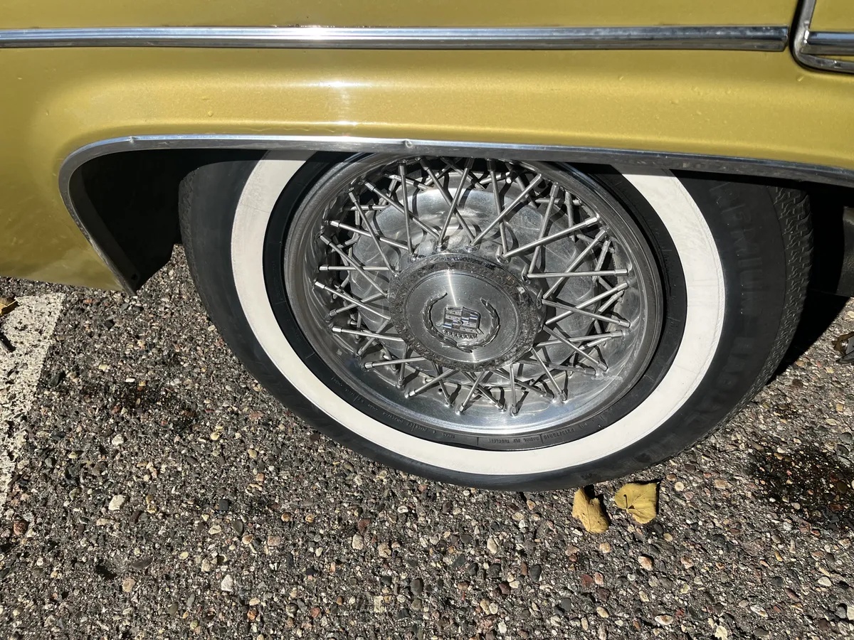 Cadillac-Sedan-deville-1977-Gold-Gold-8