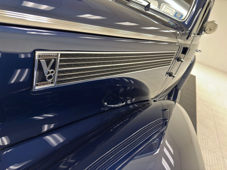 Cadillac-Series-60-1937-Sudan-Blue-Saddle-13