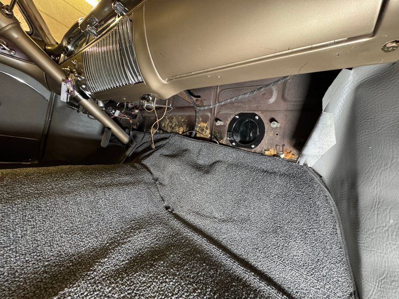 Cadillac-Series-61-1950-Burgundy-Dark-Gray-37