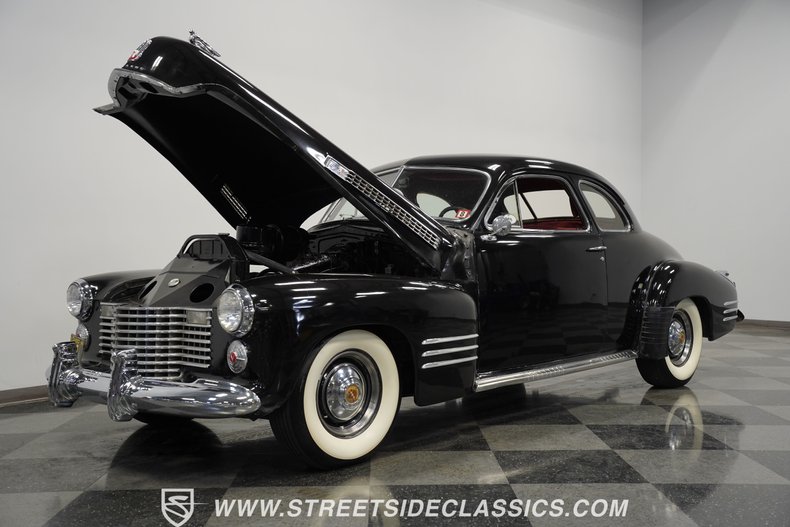 Cadillac-Series-62-1941-Black-Burgundy-13