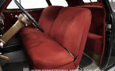 Cadillac-Series-62-1941-Black-Burgundy-16