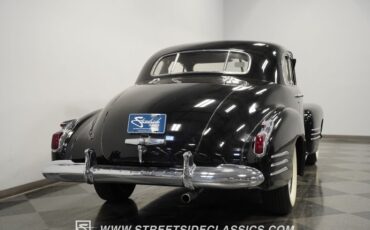 Cadillac-Series-62-1941-Black-Burgundy-23