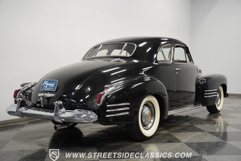 Cadillac-Series-62-1941-Black-Burgundy-24