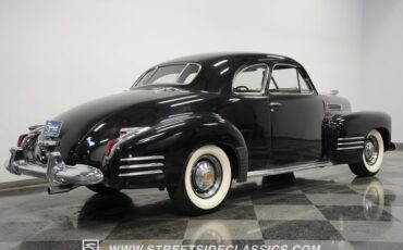 Cadillac-Series-62-1941-Black-Burgundy-25