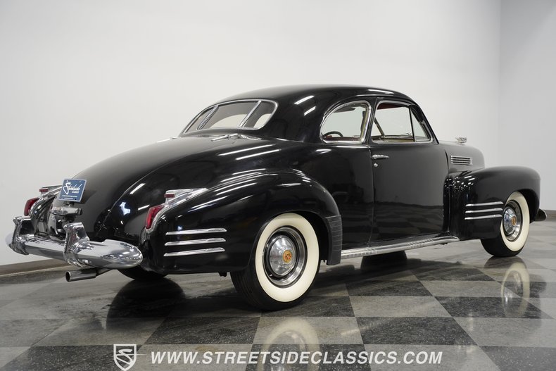 Cadillac-Series-62-1941-Black-Burgundy-25